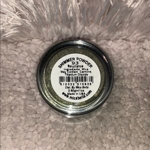Micabella shimmer powder in 93 Reluctance